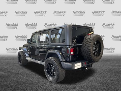 Used 2019 Jeep Wrangler Unlimited Sahara AWD/4WD image 8
