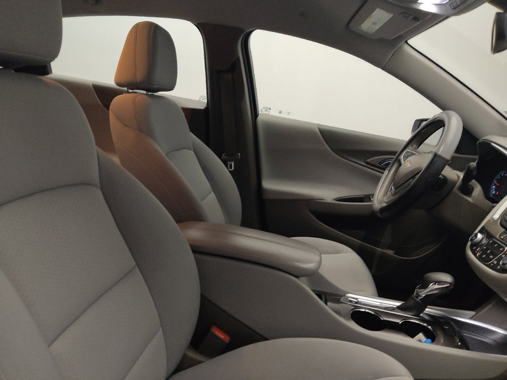 Used 2022 Chevrolet Malibu LT FWD image 21