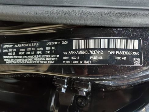 Used 2020 Alfa Romeo Giulia Ti w/ Active Blind Spot Package image 38