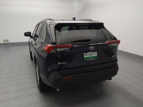 Used 2019 Toyota RAV4 XLE Premium FWD image 6