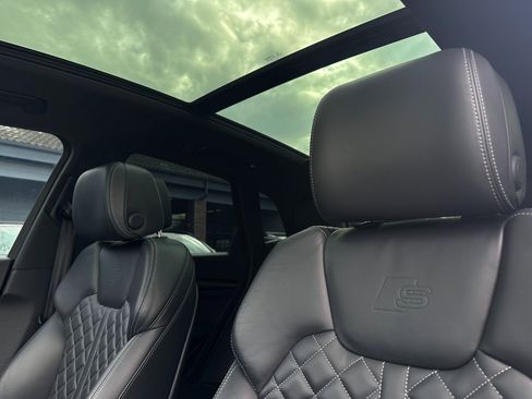Used 2020 Audi SQ5 Premium Plus w/ Premium Plus Package image 4