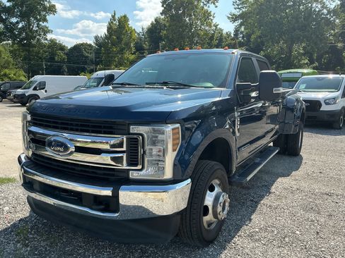 Used 2019 Ford F350 XL w/ STX Appearance Package AWD/4WD image 2