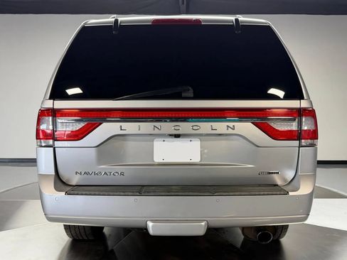 Used 2015 Lincoln Navigator 4WD image 5