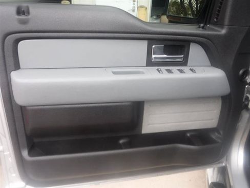 Used 2012 Ford F150 XLT w/ XLT Chrome Pkg image 36