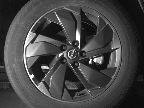 Used 2025 Nissan Rogue SV FWD image 16
