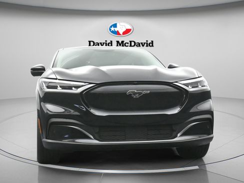 Used 2025 Ford Mustang Mach-E Premium AWD/4WD image 28