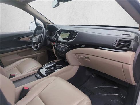 Used 2022 Honda Pilot Touring image 25
