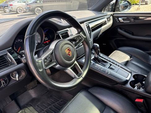 Used 2017 Porsche Macan S AWD/4WD image 9