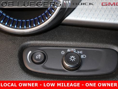 Certified 2024 Chevrolet Trax LT w/ LT Convenience Package image 25