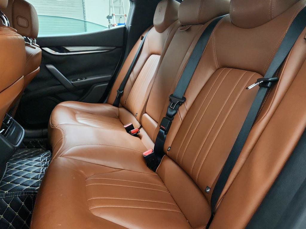 Used 2016 Maserati Ghibli RWD image 24