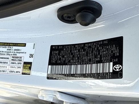 Used 2025 Toyota Corolla LE FWD image 32