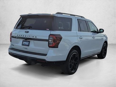 Used 2022 Ford Expedition Limited image 5