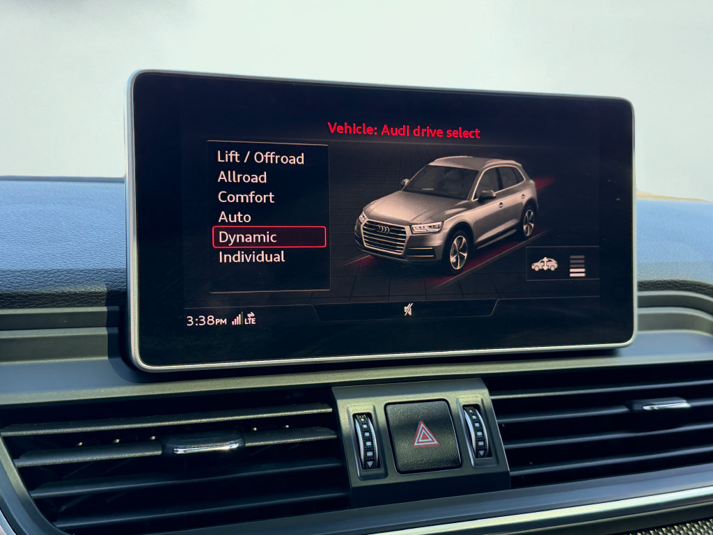 Used 2020 Audi SQ5 Prestige w/ Prestige Package AWD/4WD image 26