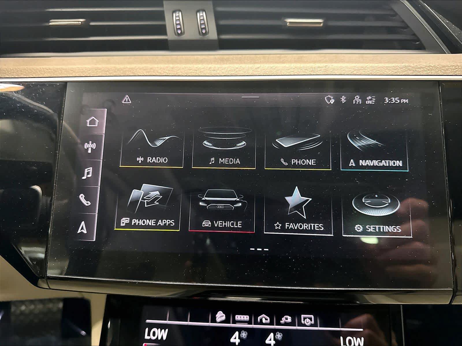 Used 2024 Audi Q8 e-tron Premium Plus w/ Premium Plus Package AWD/4WD image 10