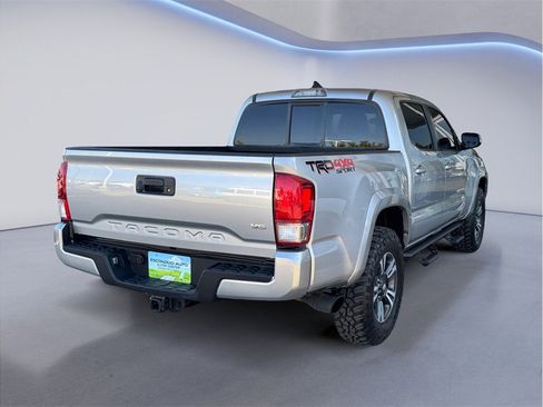 Used 2016 Toyota Tacoma TRD Sport w/ Towing Package AWD/4WD image 6
