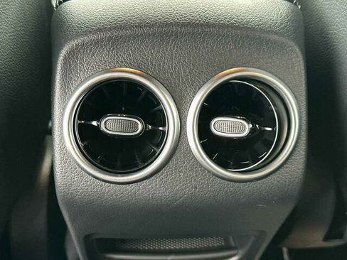 Used 2025 Mercedes-Benz GLA 250 image 16