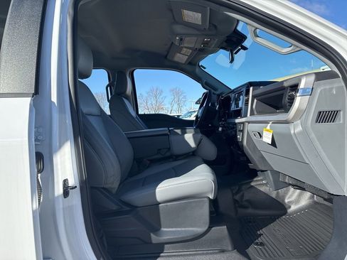 New 2026 Ford F250 XL w/ XL Chrome Package AWD/4WD image 21