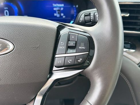 Used 2023 Ford Explorer Platinum w/ Technology Package AWD/4WD image 13