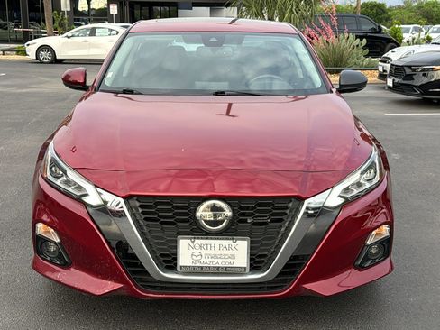 Used 2019 Nissan Altima 2.5 SV image 3