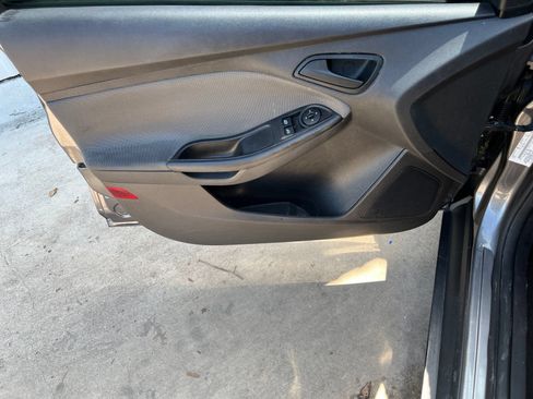 Used 2014 Ford Focus S FWD image 12