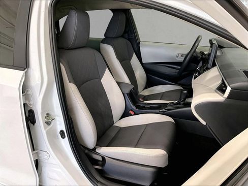 Used 2024 Toyota Corolla LE image 9