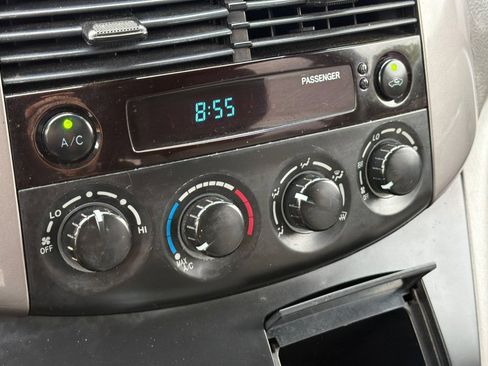 Used 2008 Toyota Sienna LE FWD image 30