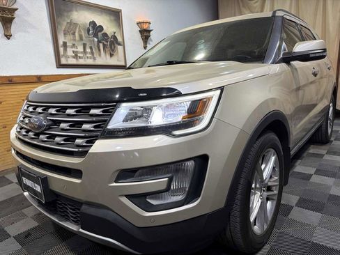 Used 2017 Ford Explorer Limited image 5