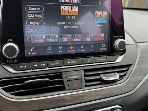 Used 2025 Nissan Altima 2.5 SV FWD image 1