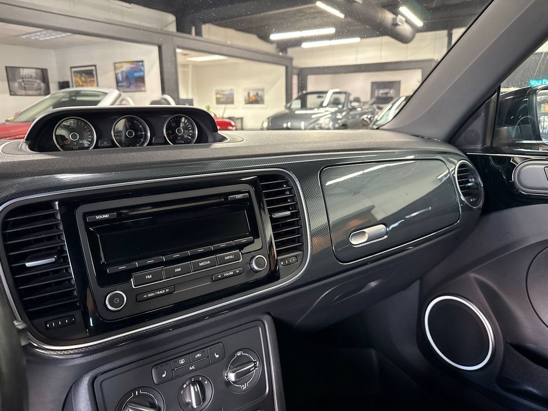 Used 2012 Volkswagen Beetle 2.0T FWD image 40