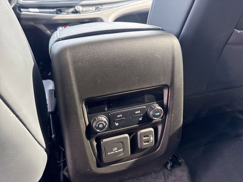 Used 2022 Buick Enclave Premium image 15