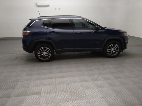 Used 2018 Jeep Compass Latitude w/ Popular Equipment Group AWD/4WD image 9