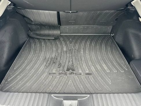 Used 2025 Toyota Prius XLE FWD image 19