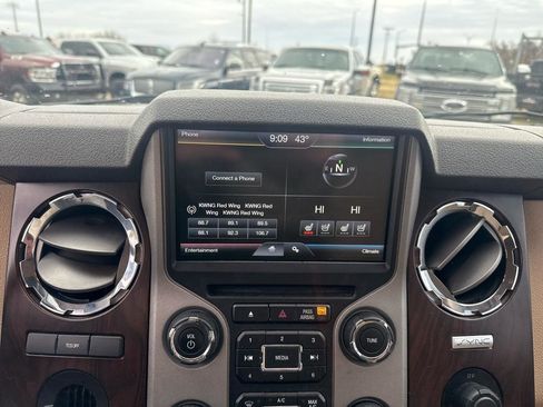 Used 2016 Ford F350 Lariat w/ Lariat Interior Package image 15