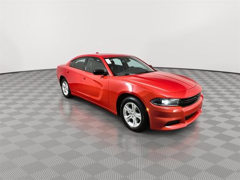 Used 2023 Dodge Charger SXT image 2