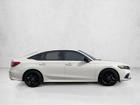 Used 2023 Honda Civic Sport image 4