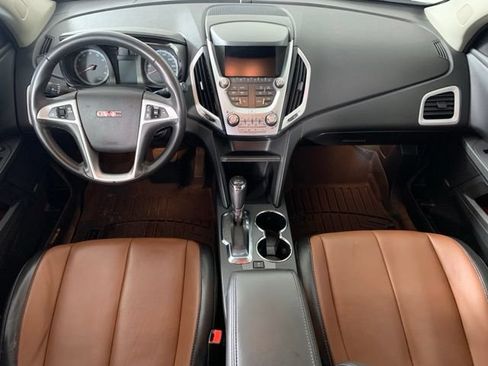 Used 2017 GMC Terrain SLT w/ Driver Alert Package I AWD/4WD image 2