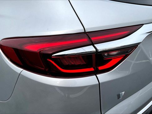 Used 2019 Buick Enclave Essence image 24