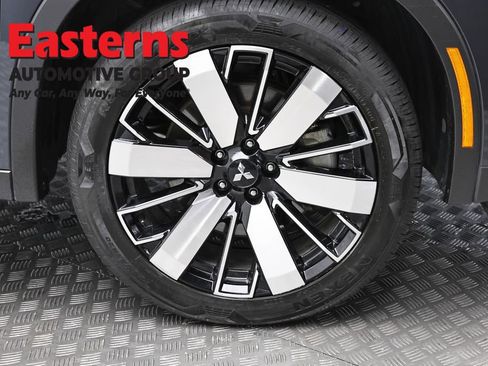 Used 2025 Mitsubishi Outlander SE AWD/4WD image 27