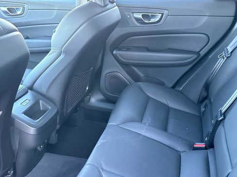 Used 2025 Volvo XC60 B5 Plus image 12