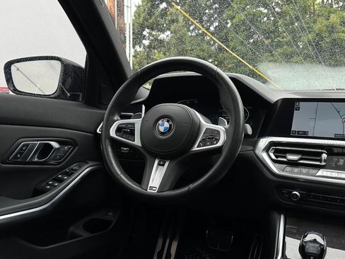Used 2019 BMW 330i Sedan w/ M Sport Package RWD image 18