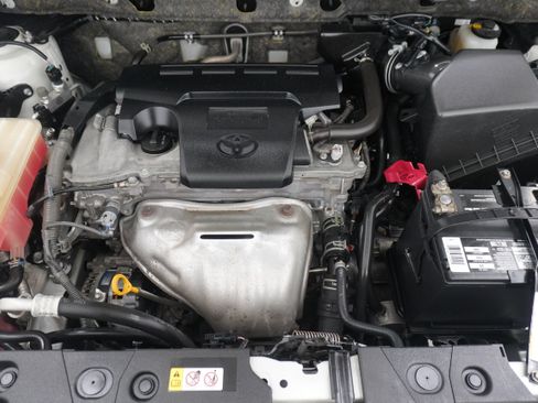 Used 2018 Toyota RAV4 Limited FWD image 32