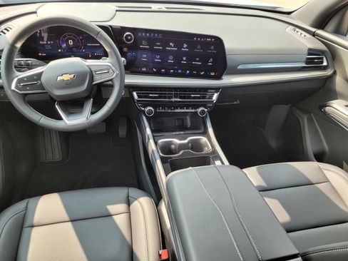 New 2026 Chevrolet Traverse LT w/ Sun and Wheel Package FWD image 12