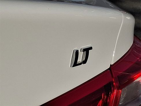 Used 2023 Chevrolet Malibu LT image 32