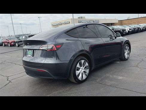 Used 2024 Tesla Model Y Long Range image 8