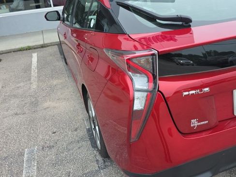 Used 2016 Toyota Prius Three FWD image 9