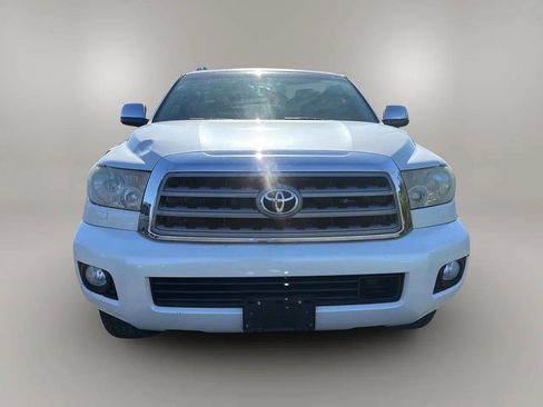 Used 2014 Toyota Sequoia Platinum AWD/4WD image 2