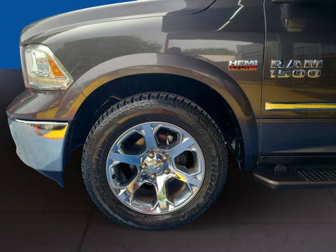 Used 2018 RAM 1500 Laramie AWD/4WD image 9