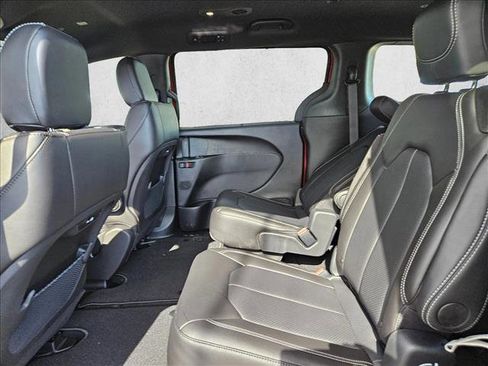 New 2026 Chrysler Pacifica Select w/ S Appearance Package image 11