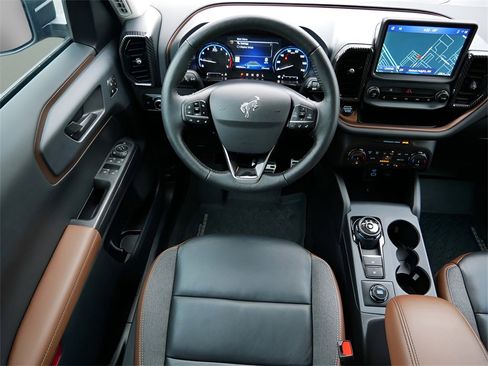 Used 2023 Ford Bronco Sport Outer Banks w/ Tech Package image 13