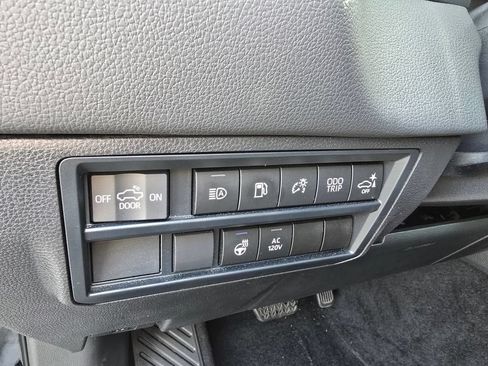 Used 2024 Toyota Tundra Limited AWD/4WD image 21